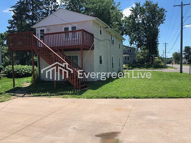3 bed, 2.5 bath, 1452 sqft, $1,895 — Photo 1