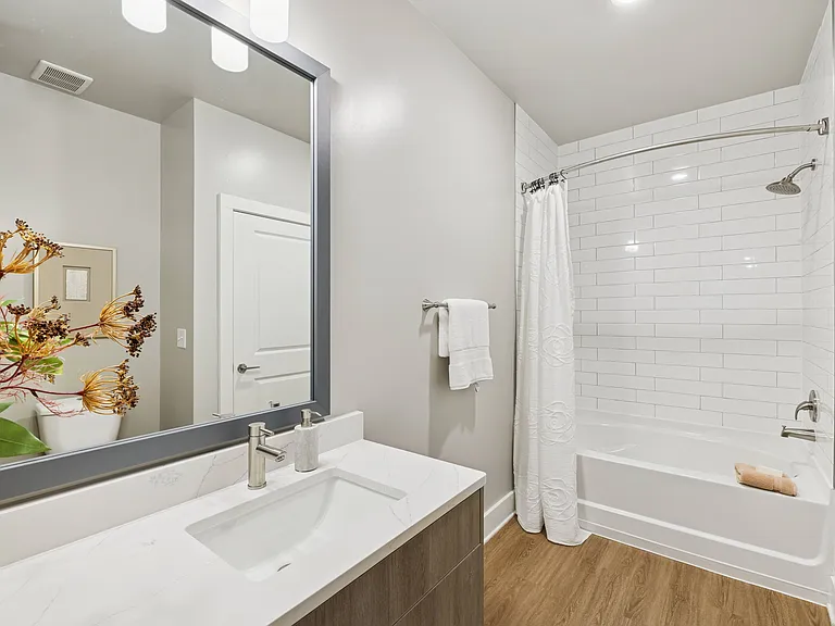 The Beacon at 331 Apartments — Photo 25