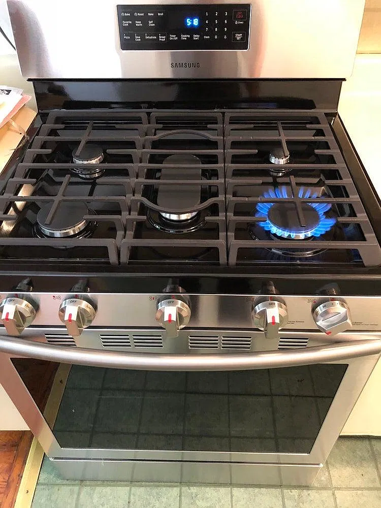 2 bed, 840 sqft, $2,100 — Photo 4