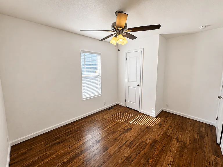 1972 Carnation Cir #B — Photo 9