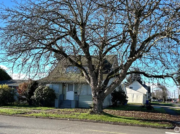 901 4th, Kelso, WA 98626