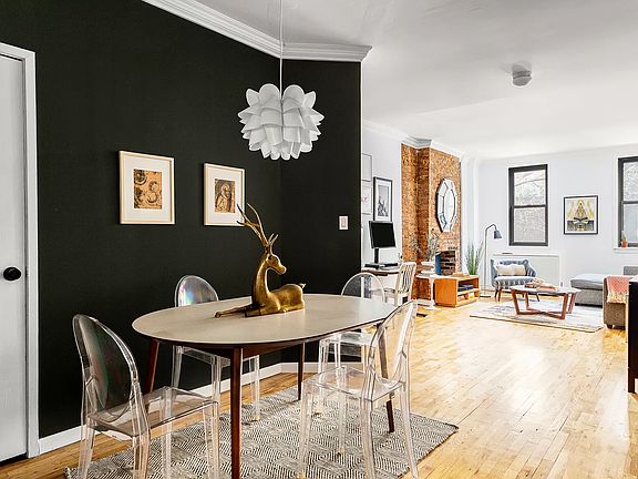 4th image of 250 W 16th St APT 2D