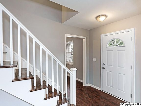 4th image of 2116 Mythewood Cir SW