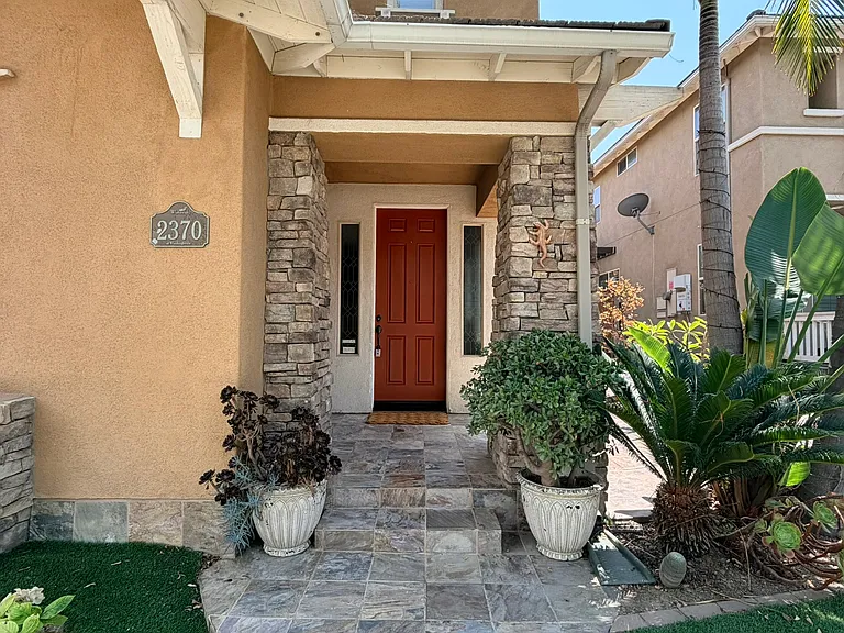 2370 Arbor View St — Photo 4