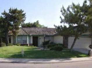 962 Lakewood Dr, Hanford, CA