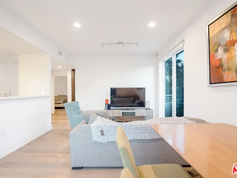 436 S Virgil Ave #312 — Photo 7