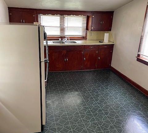 3rd image of 153 W King St