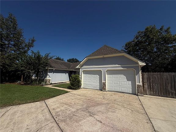 3rd image of 438 Briargrove Dr