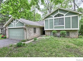 3230 Olde Hickory Pl, Ann Arbor, MI 48104