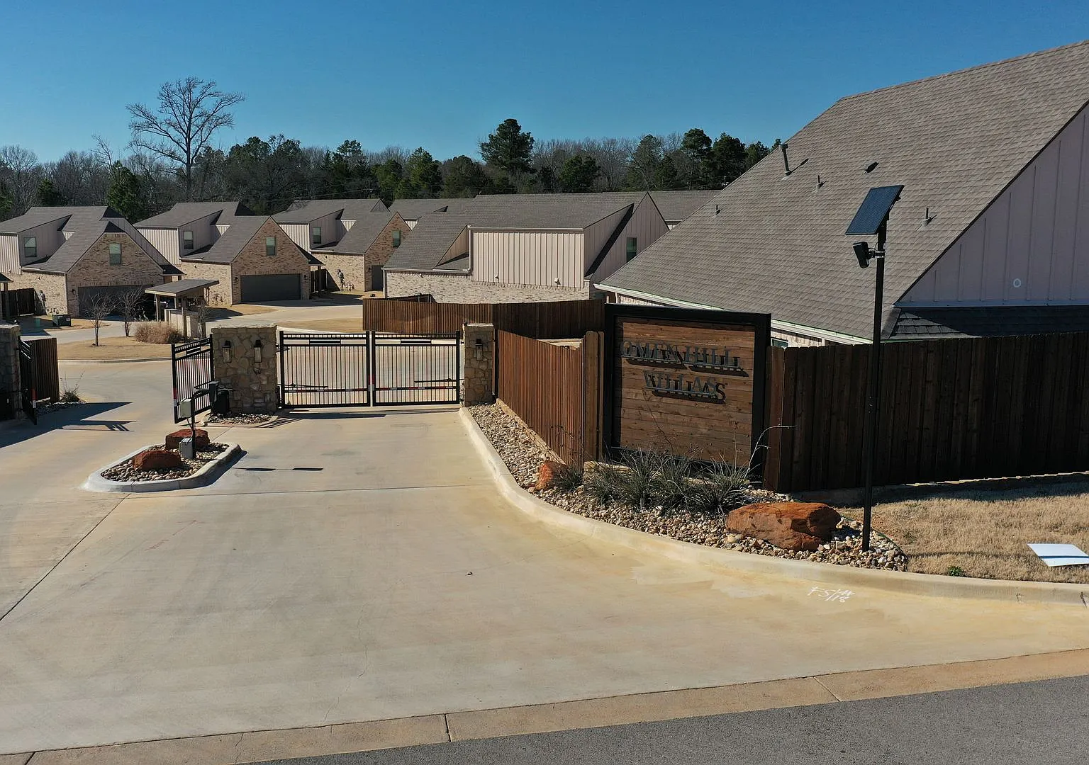 Omen Hill Villas- CATCH OUR SUMMER SPECIAL! — Photo 2