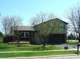 258 Pebblecreek Trl, Carol Stream, IL 60188
