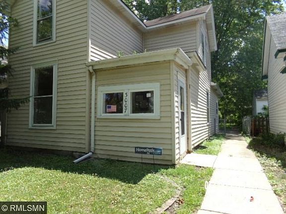 2nd image of 3007 E 29th St
