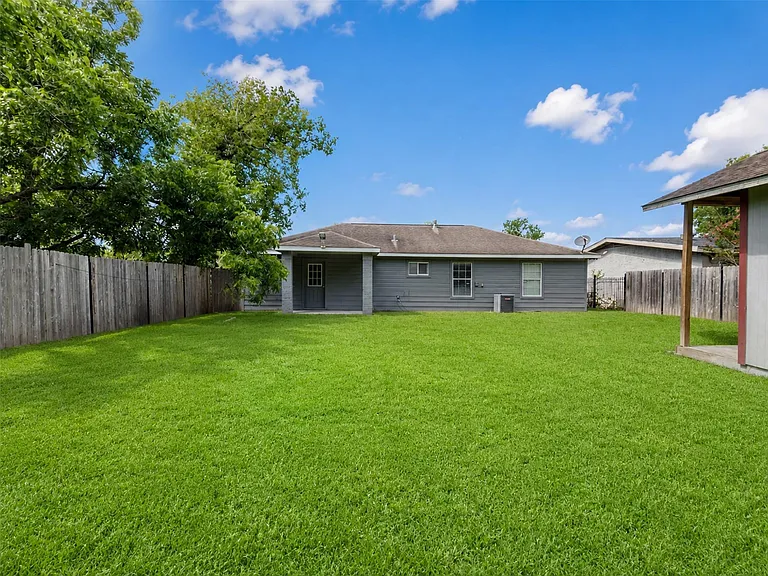 4930 Holloway Dr — Photo 14
