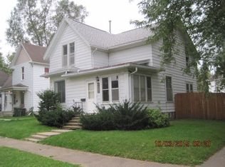 902 Wellington St, Waterloo, IA 50702