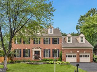 8006 Comerford Dr, Fairfax Station, VA 22039