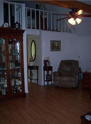 5th image of 529 Pecan Dr