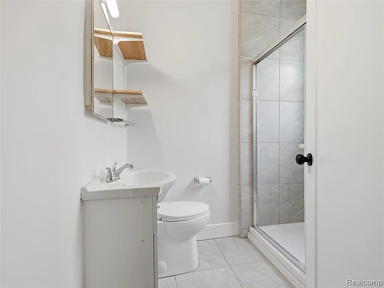 146 E Hazelhurst St #6 — Photo 15