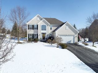6992 Royce Cir, Victor, NY 14564