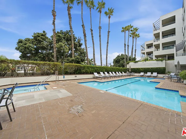 122 Ocean Park Blvd #507 — Photo 40