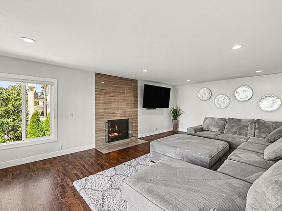 5th image of 9544 Lake Washington Blvd NE