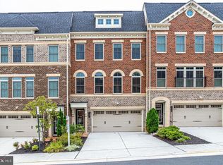 7201 Holywell Ln, Falls Church, VA 22043