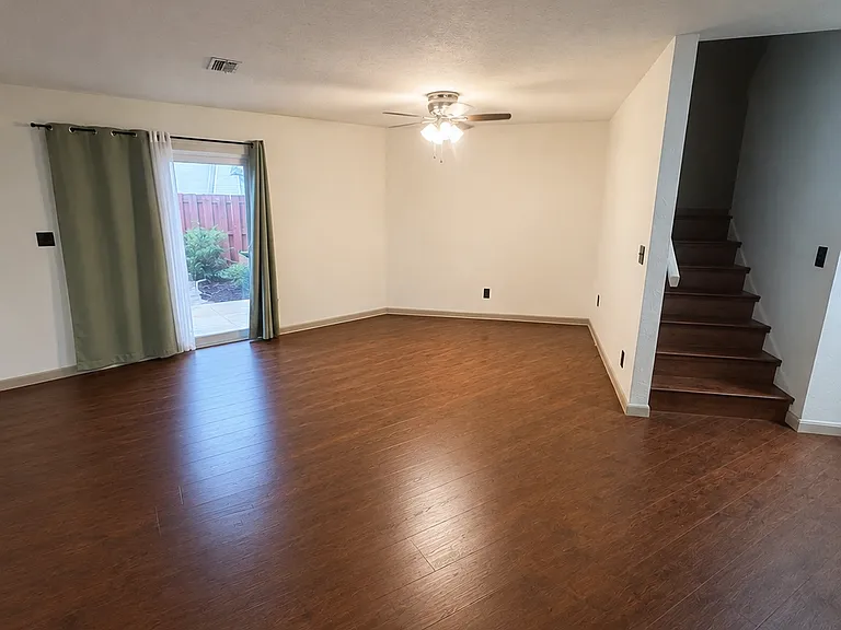 2135 NE 45th Ave — Photo 17