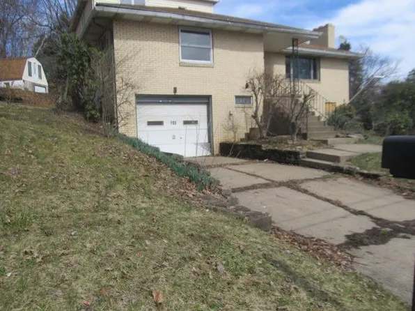 533 7th Street Ext, New Kensington, PA 15068