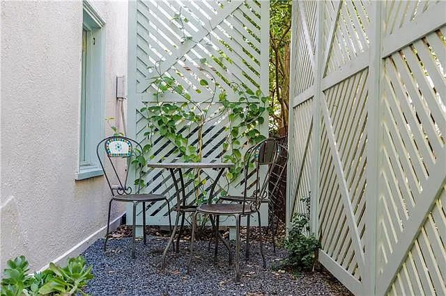 2931 Saint Charles Ave — Photo 14