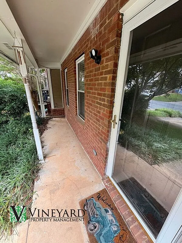 2 bed, 2.5 bath, 1320 sqft, $1,745 — Photo 4