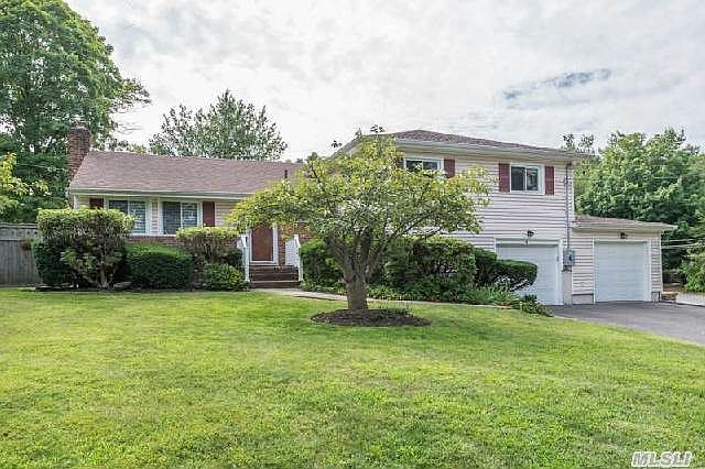 1st image of 6 Hilaire Dr