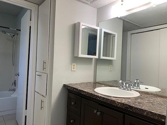 5th image of 400 Army Blvd #103