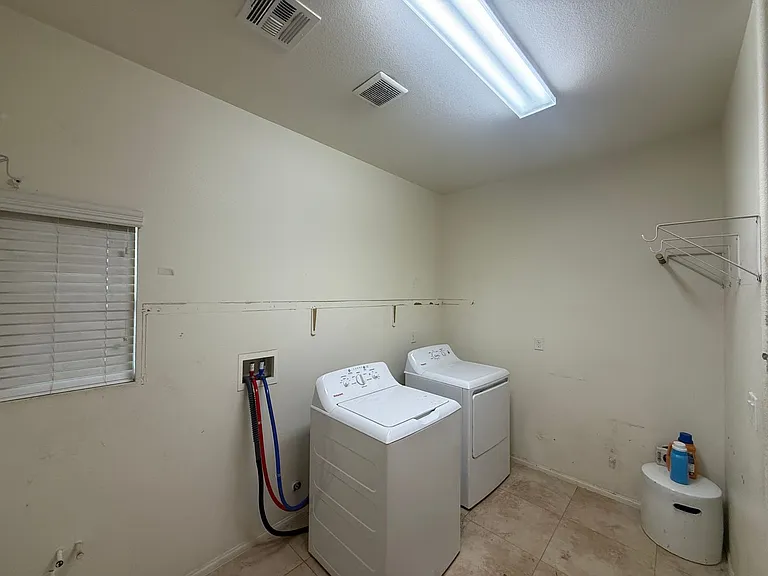 4957 Harold St — Photo 31