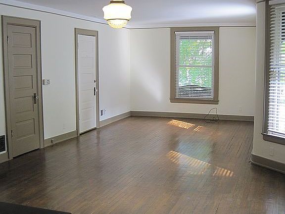 2nd image of 726 Lake Dr SE