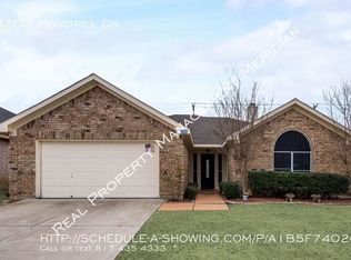 8203 Mosstree Dr, Arlington, TX 76001