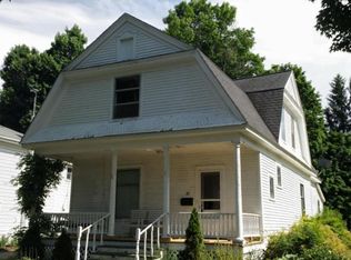 22 W Sharp St, Hillsdale, MI 49242
