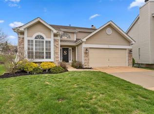 16908 Hickory Crest Dr, Ballwin, MO