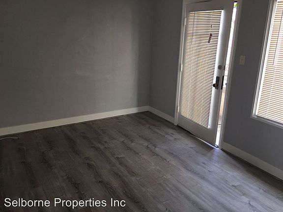 3rd image of 529 Callan Ave APT 6