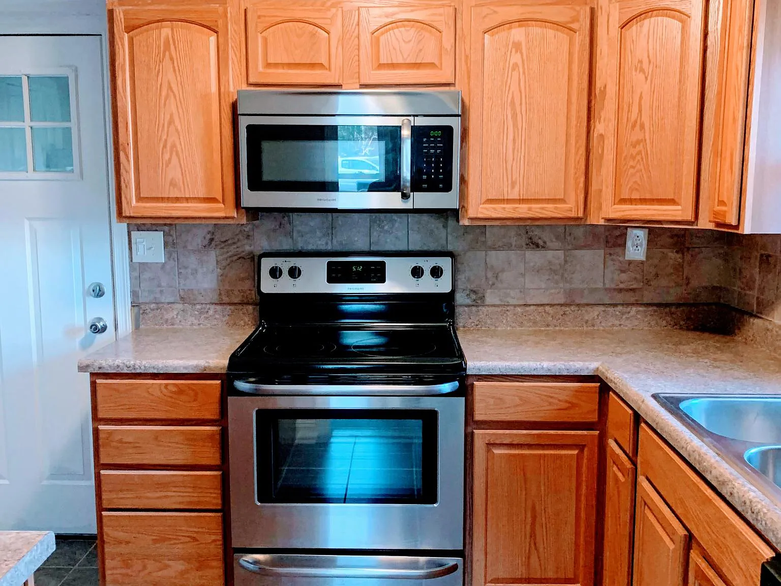 3 bed, 1306 sqft, $2,875 — Photo 3