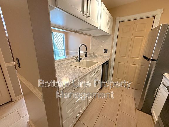 4th image of 4417 Sharon Chase Dr APT A