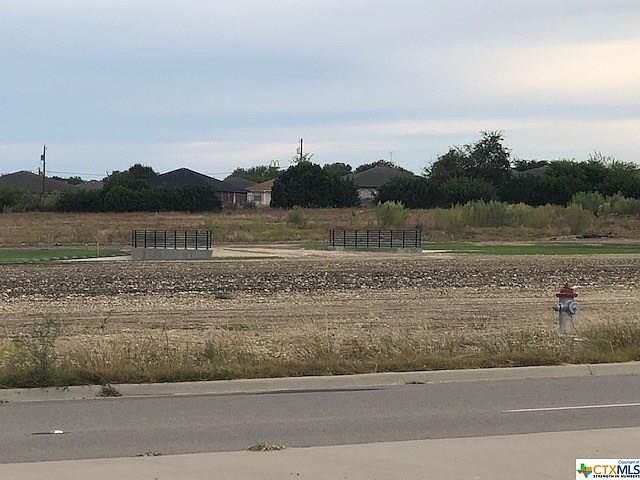 1st image of 4901 Rosewood Dr