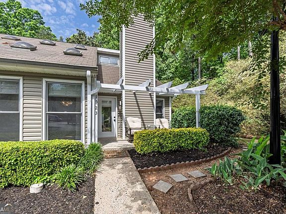 3rd image of 1523 Planters Ridge Ln