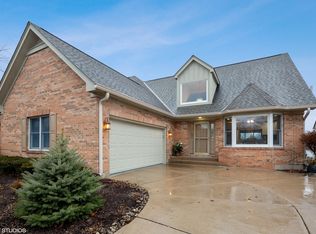 983 Plantain Ct, Crystal Lake, IL 60014