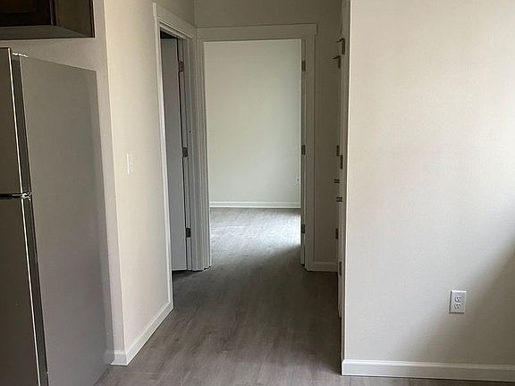 3rd image of 609 Plymouth Dr NE #603-201