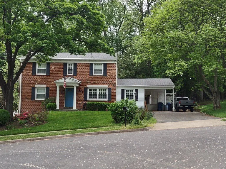 2221 Senseney Ln — Photo 1