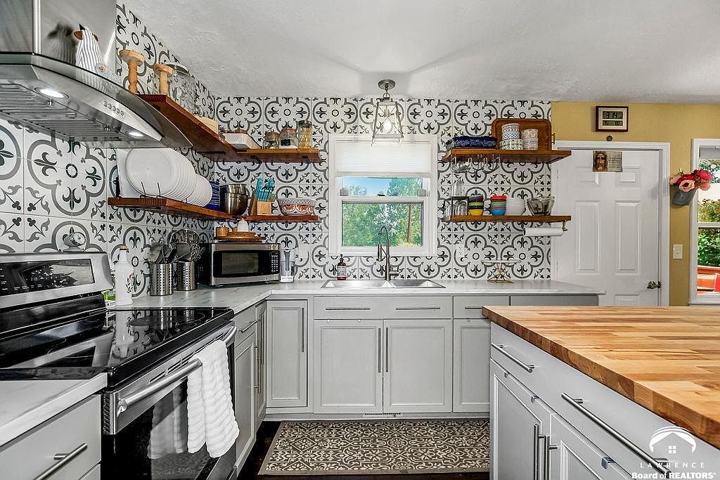 33705 Valley View St, De Soto, KS 66018 MLS 159343 Zillow