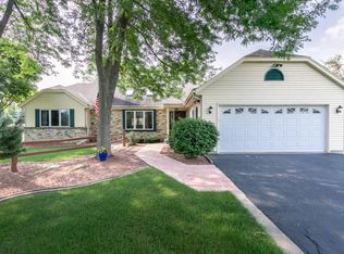 13501 W Nicolet Dr, New Berlin, WI 53151
