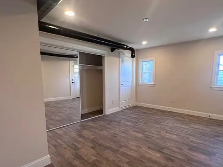 587 Bath St #3 — Photo 7