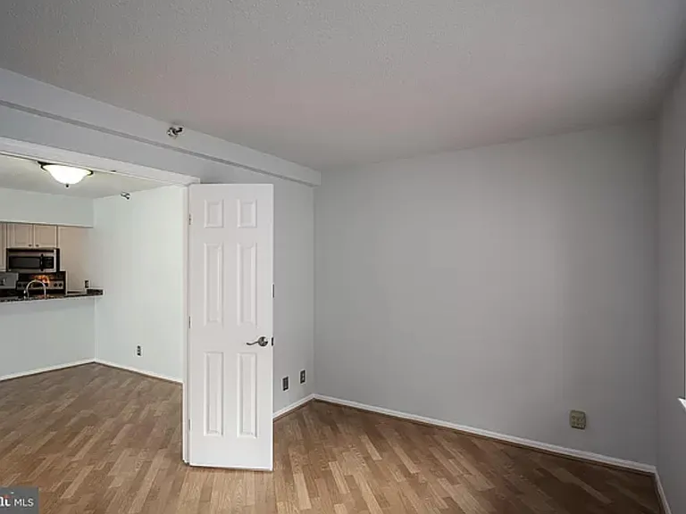 900 N Stafford St #905 — Photo 28