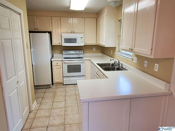 4th image of 230 River Oaks Dr