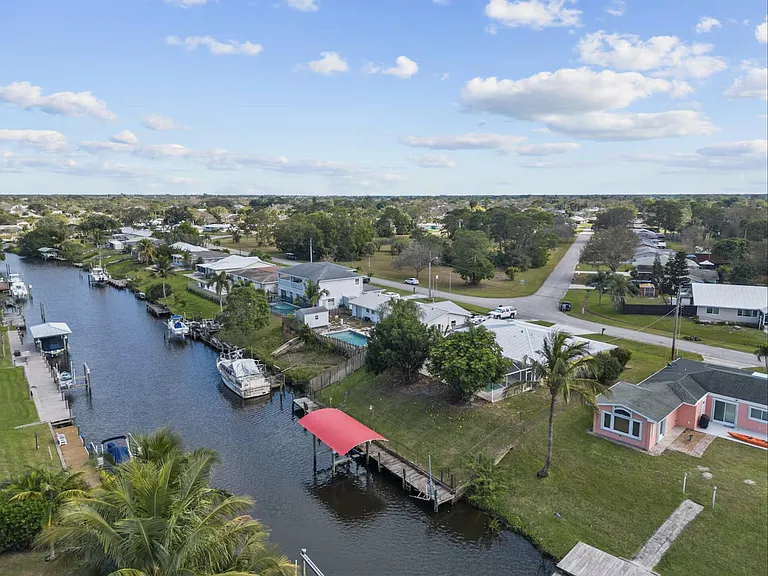 SE Harbor View Dr — Photo 16